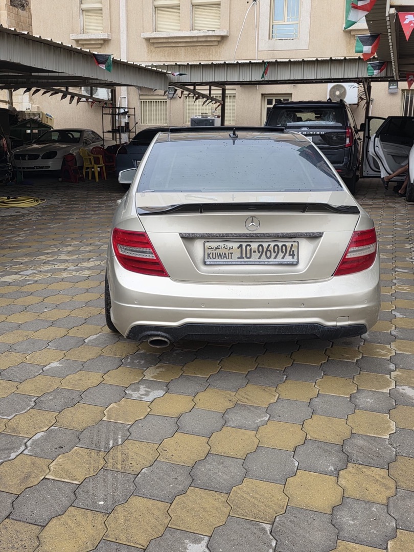 للبيع مرسيدس c250 مديل2012
