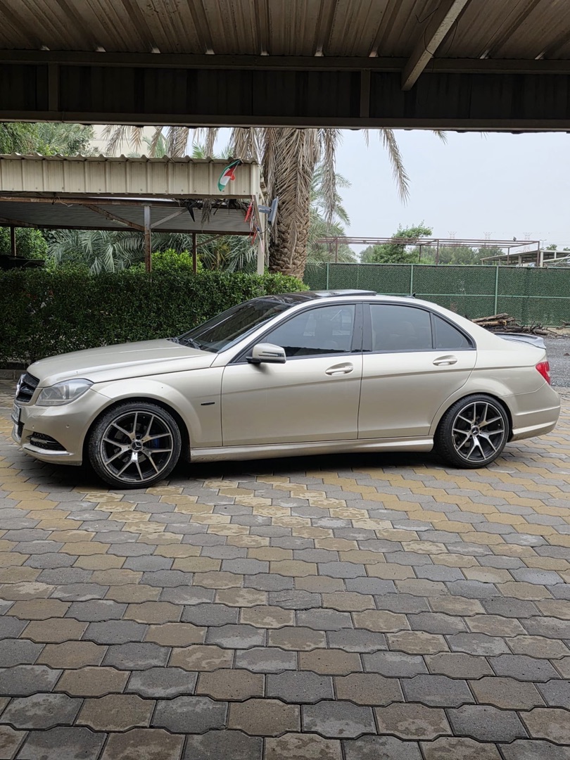 للبيع مرسيدس c250 مديل2012