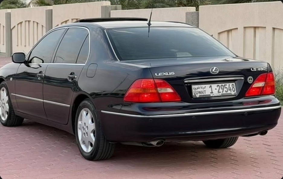 البيع لكزس 2001 وارد الساير 430LS فل ابشن فتحة ابواب شغط سيوفس منتظم السيرفس القادم بعد ٥٠٠٠ عداد ٢٥٨ الف موصفات خيالية فتحة كراسي كهرباء جلد تبريد تدفئة مساج مرايات