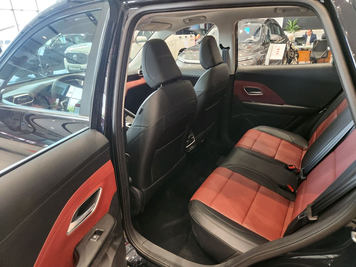 MG ZS 1.5T AT LUX MODEL 2025