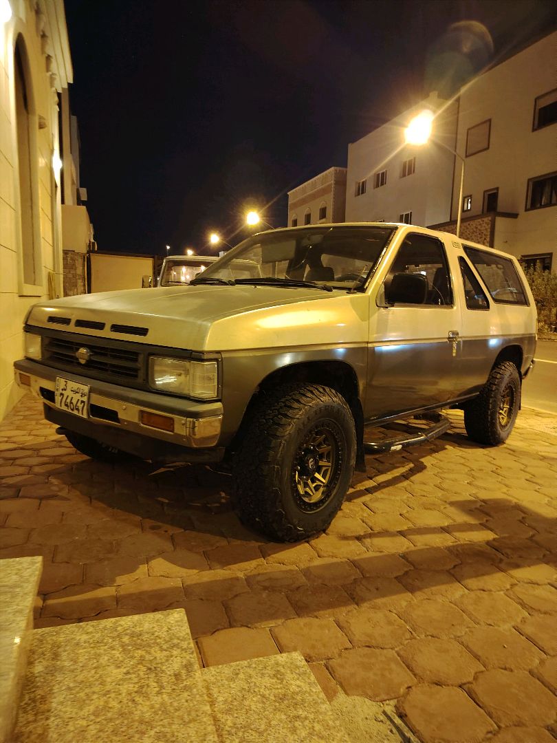 للبيع ١٩٧١ وانيت شفر c30 رفرف، نيسان بترول ١٩٧٦ البابطين، نيسان باثفيندر ١٩٩١، بم دبيو ٢٠٠٣ باب واحد كسف