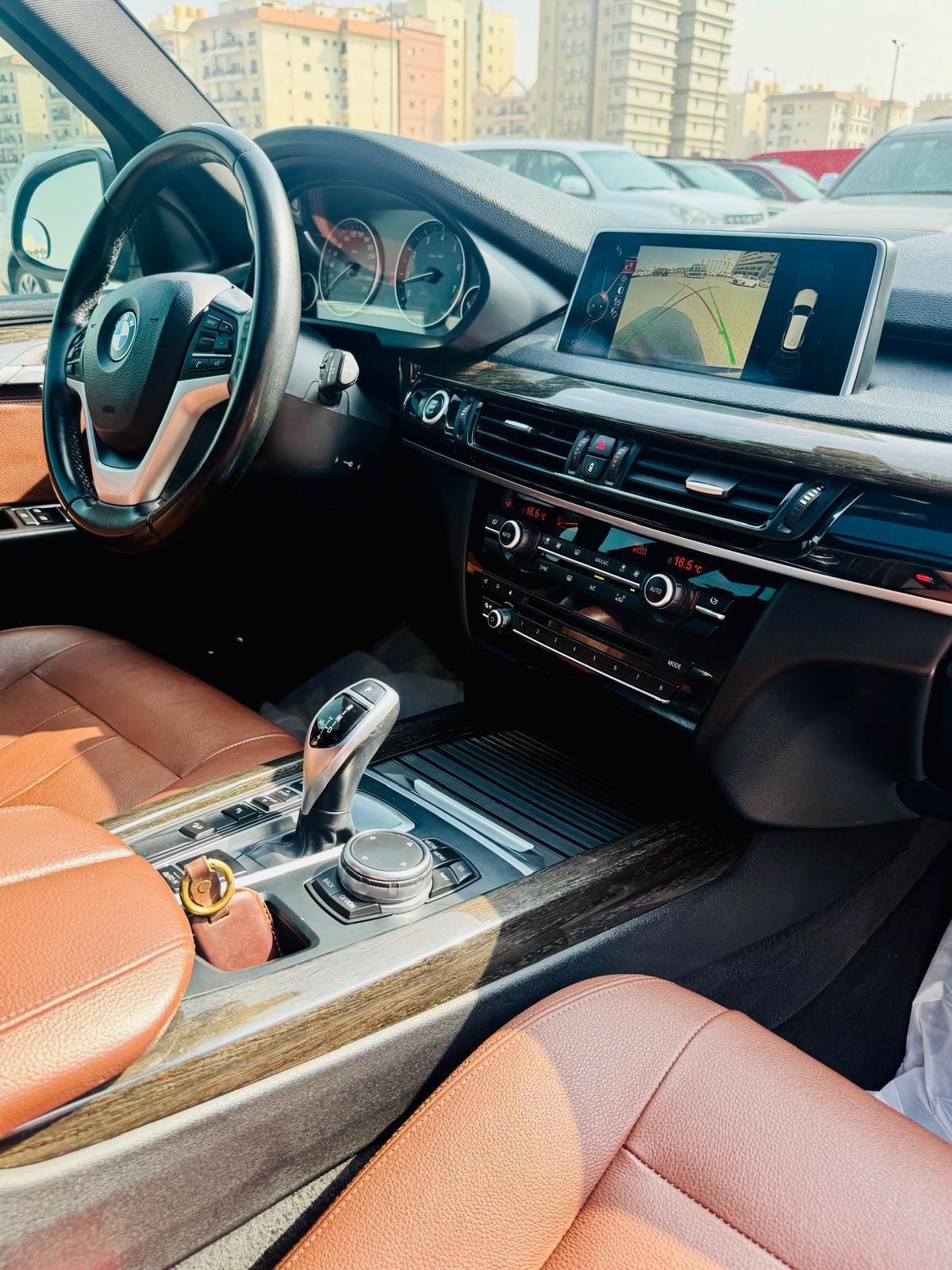 : BMW X5 XDrive Top of theline 2016 Model.