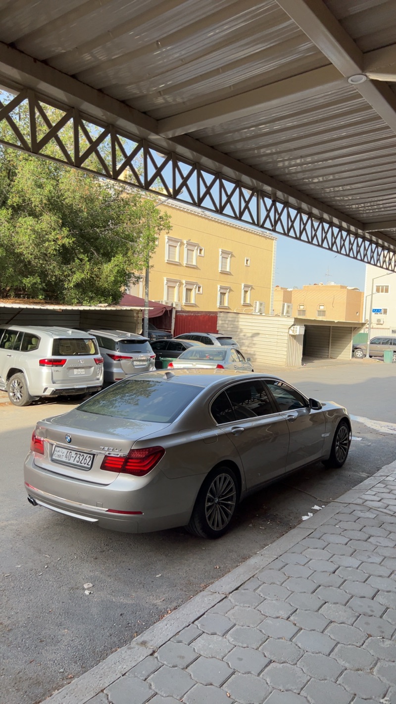 للبيع BM2013 730