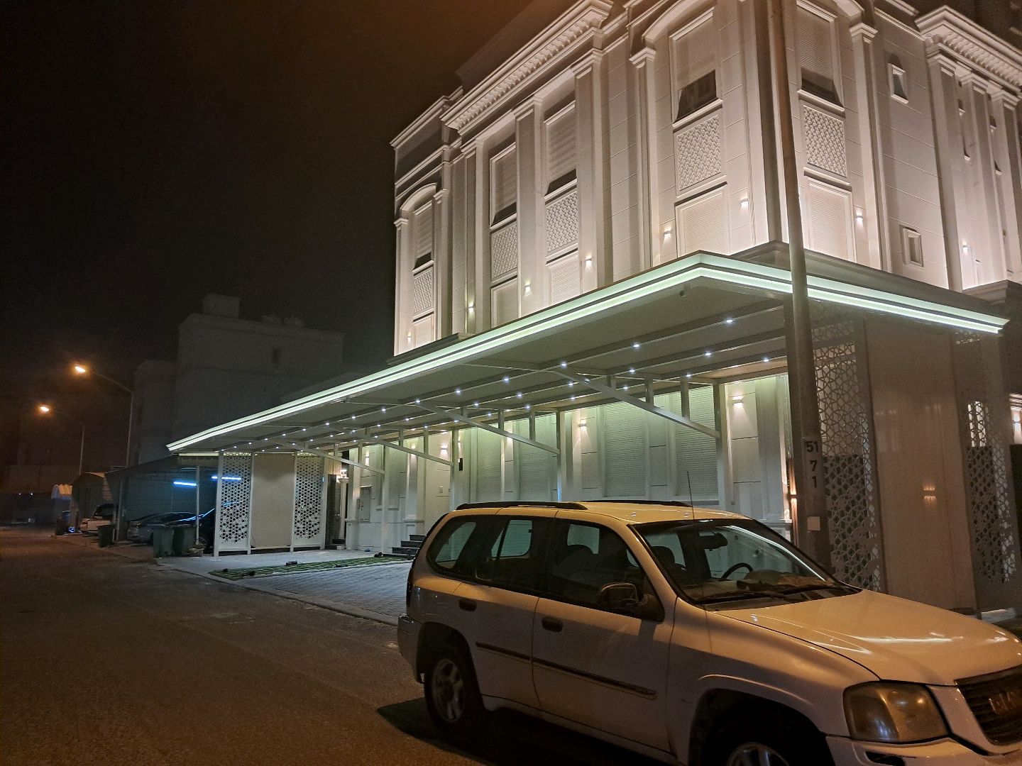 حداد ومظلات