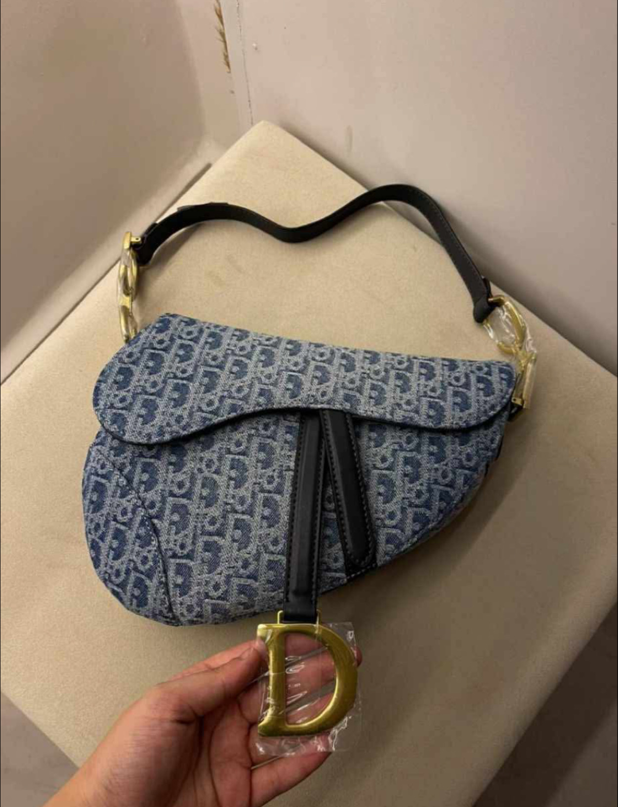 DIOR, GUESS, CHANEL, LOUP NOIR & LEATHER BAGS