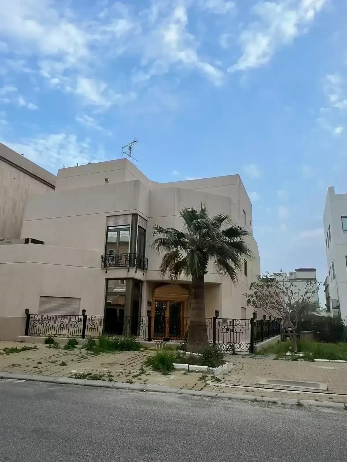 للايجار ملحق ارضي