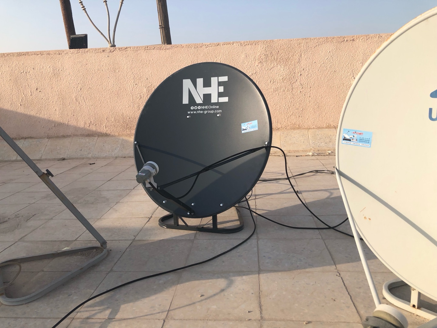 فني هندي لتركيب وصيانة الستلايت العادي والمركزي