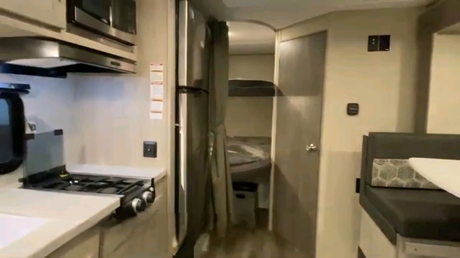 للبيع كرفان 2023 Coachmen BJS184