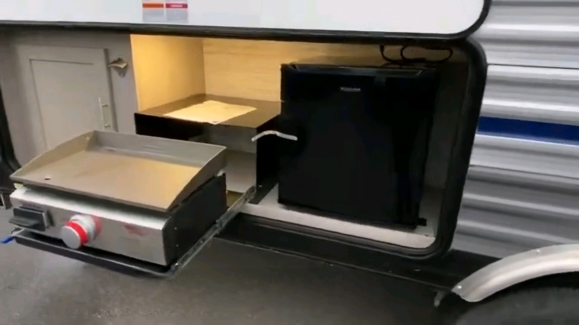 للبيع كرفان 2023 Coachmen BJS184