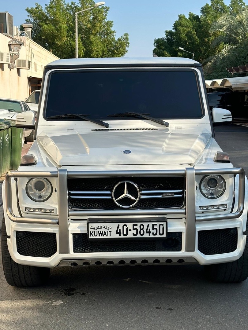 للبيع مرسيدس Gclass 63 موديل 2014 نظيف جدا مصبوغ عام ماعدا السقف تم عمل صيانه شامله