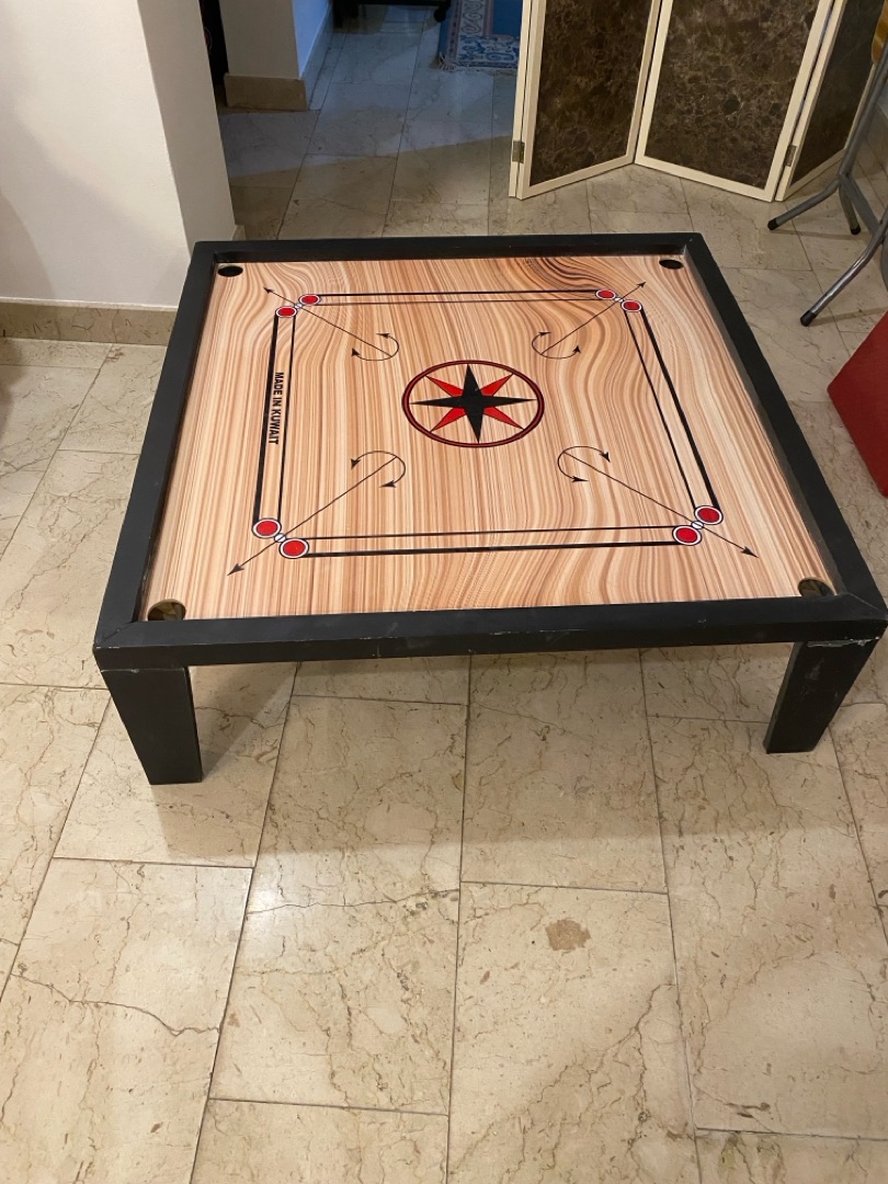 طاولة كيرم ارضيه