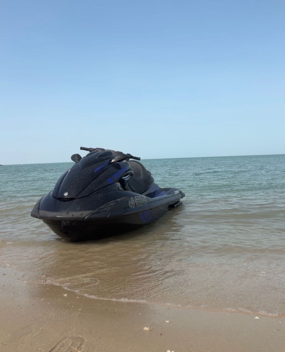 للبيع جت سكي FZR