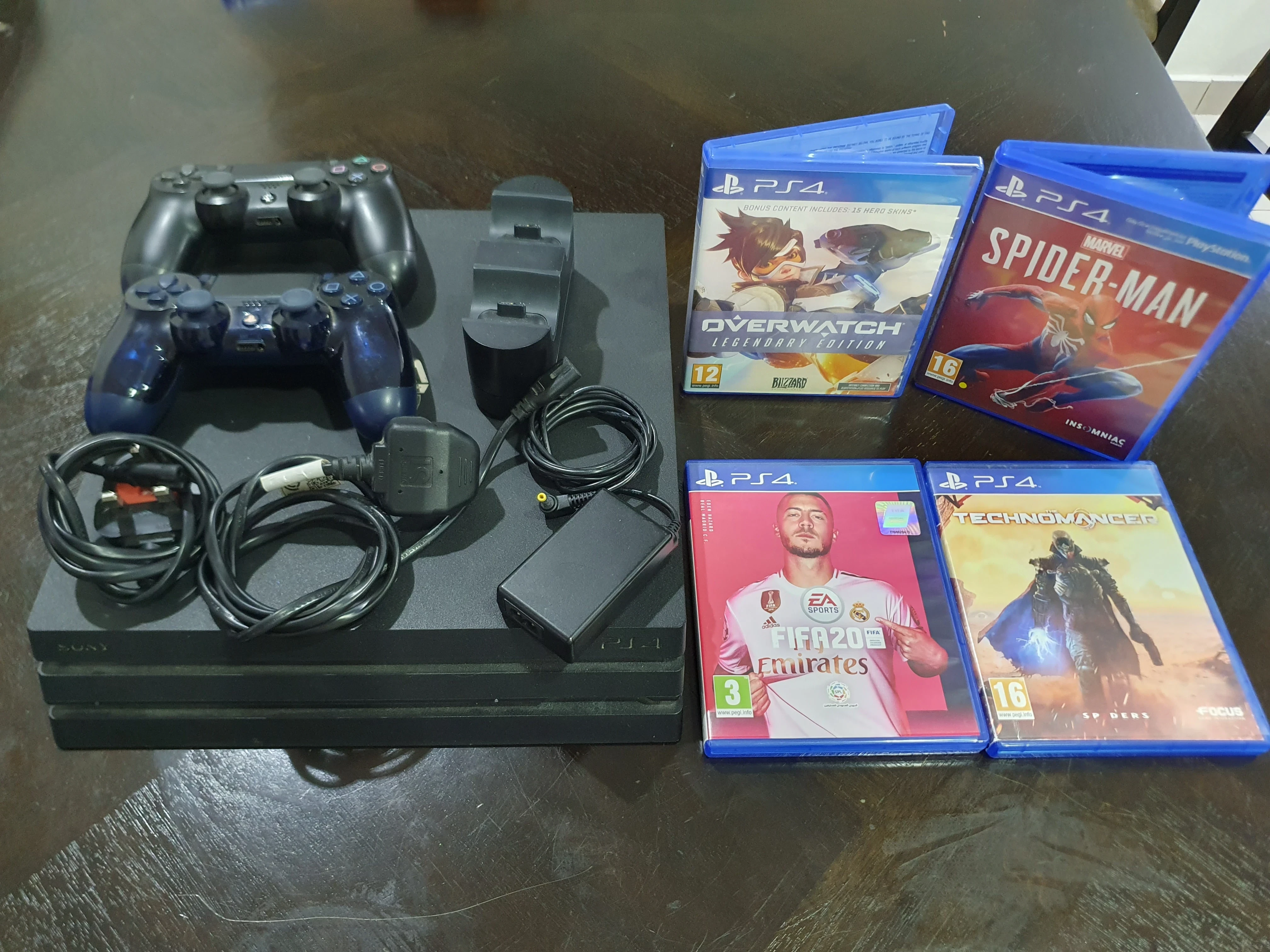 PlayStation 4 pro (1Tb)