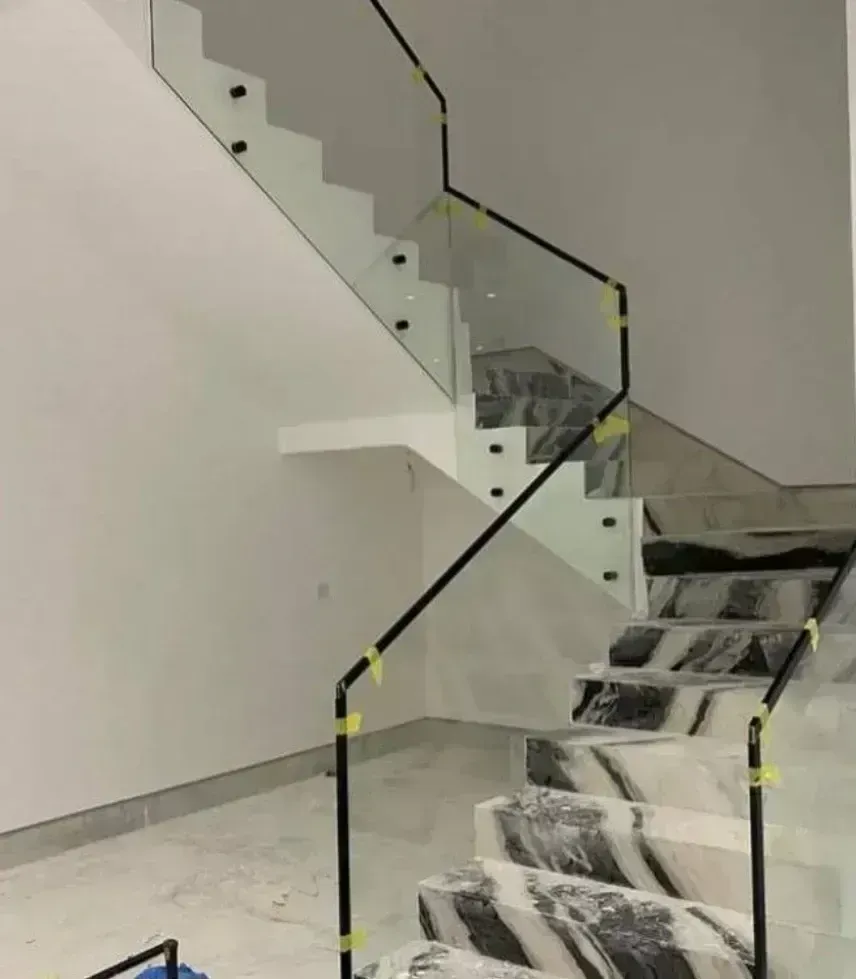 زجاج سكريت 99899743