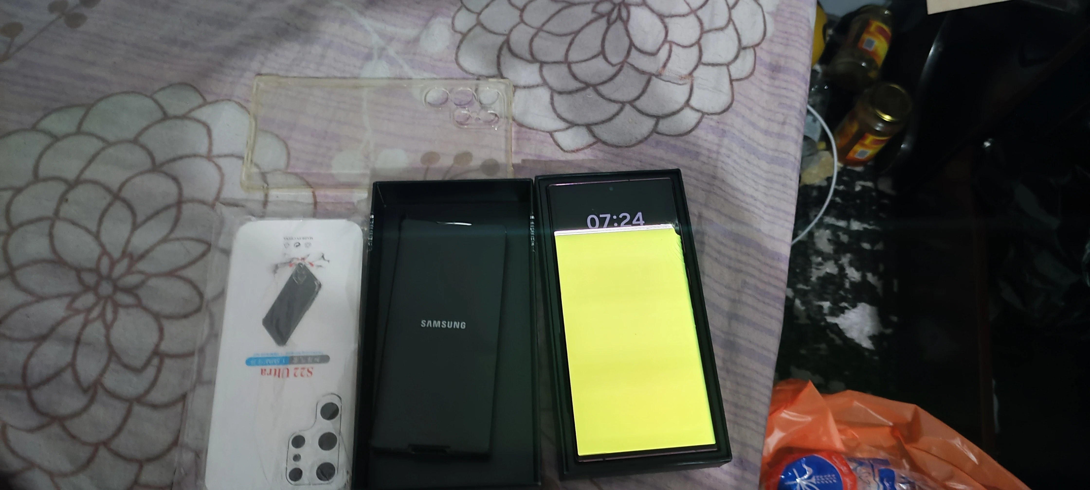 Samsung galaxy s22 ultra display demand