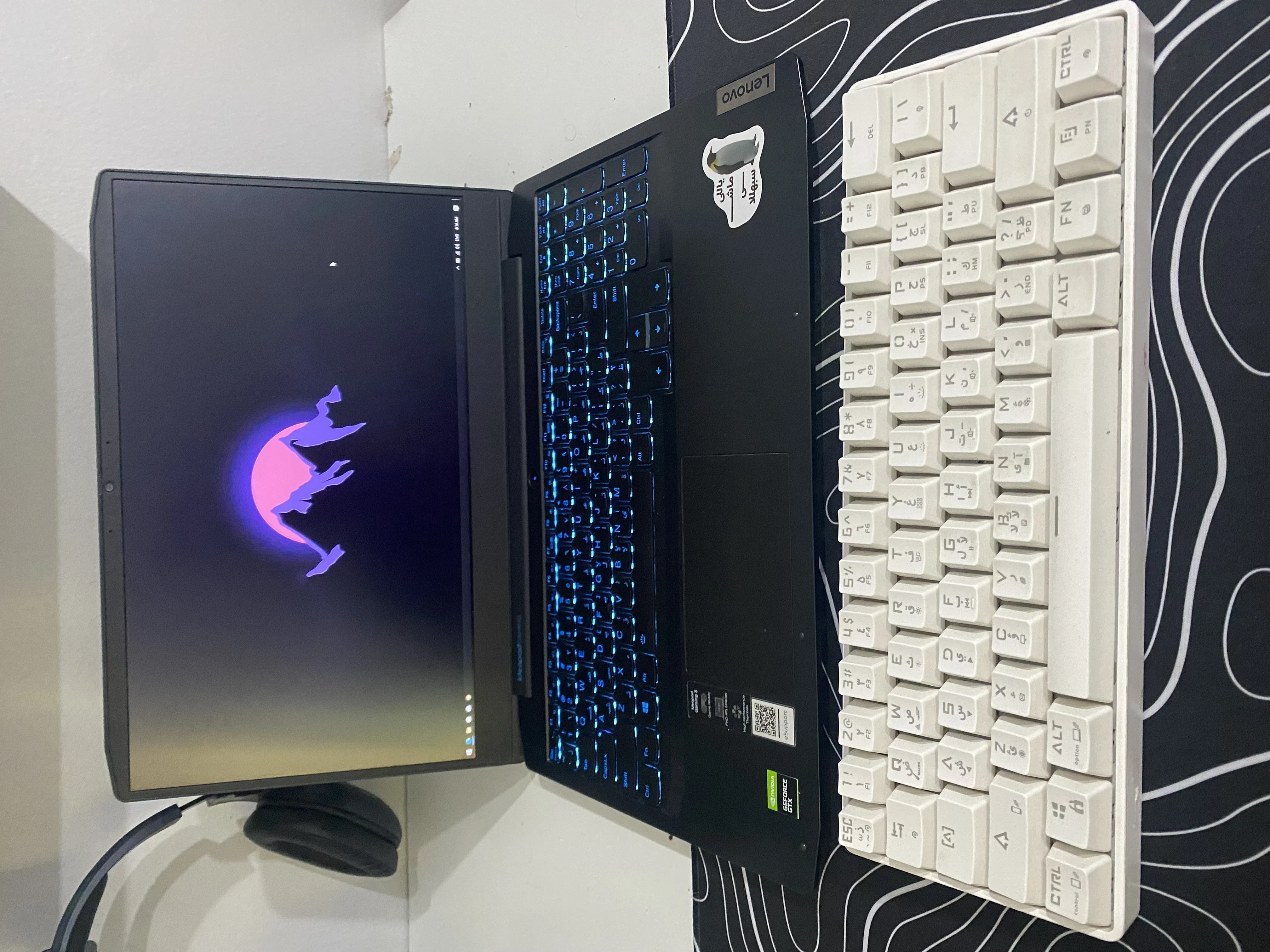 لابتوب قيمنق لينوفو مع كيبورد قيمنق بلوتوث ميكانيكي