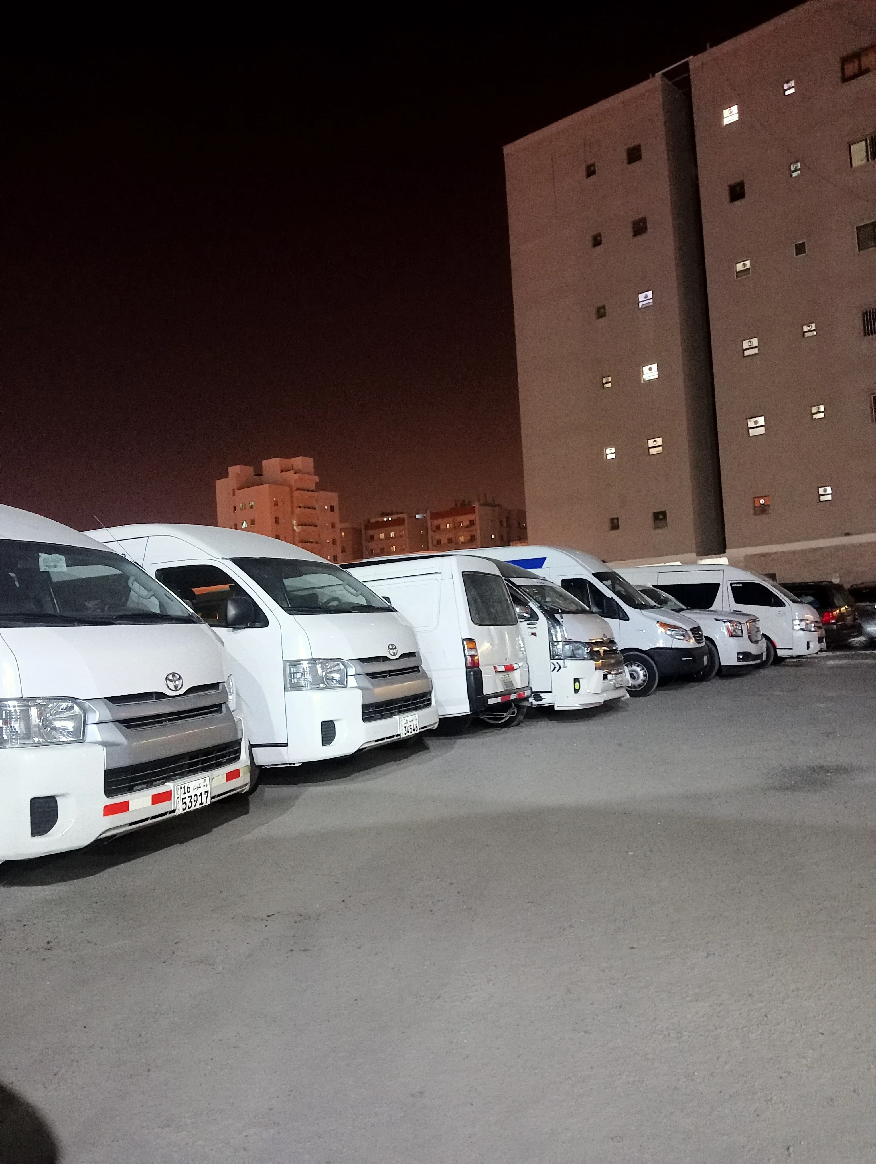 باصات للجار مع سائق