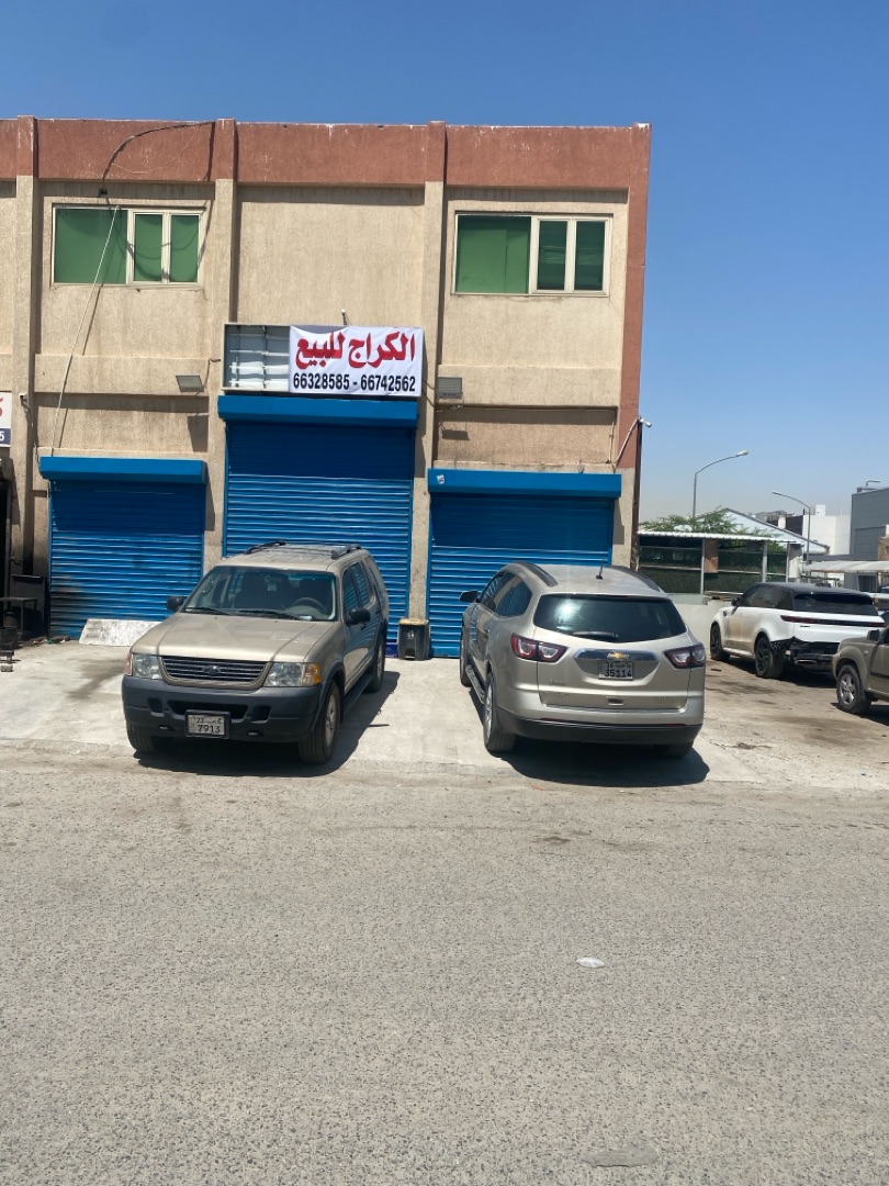 للبيع كراج في الري يشيل 5 سيارات ويوجد مساحة بجانب الكراج ومرخصة