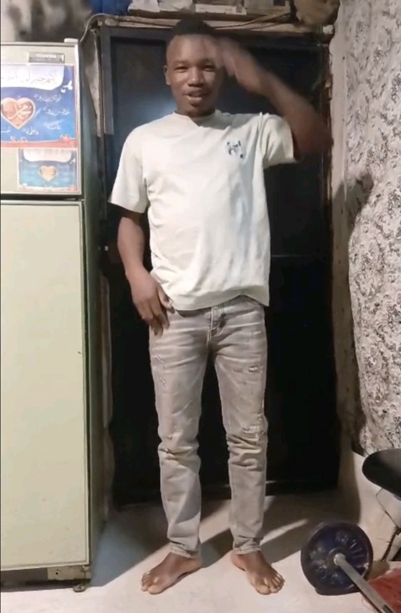 سائق يطلب عمل
