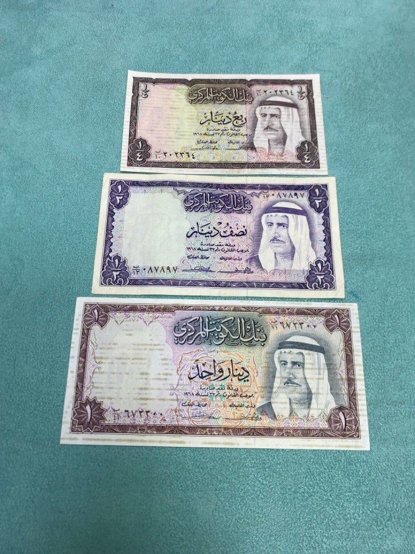 للبيع عملات قديمه متنوعه