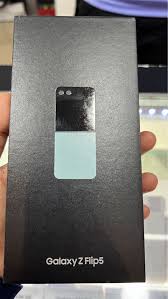 samsung galaxy Z flip 5 512GB under warranty mint green