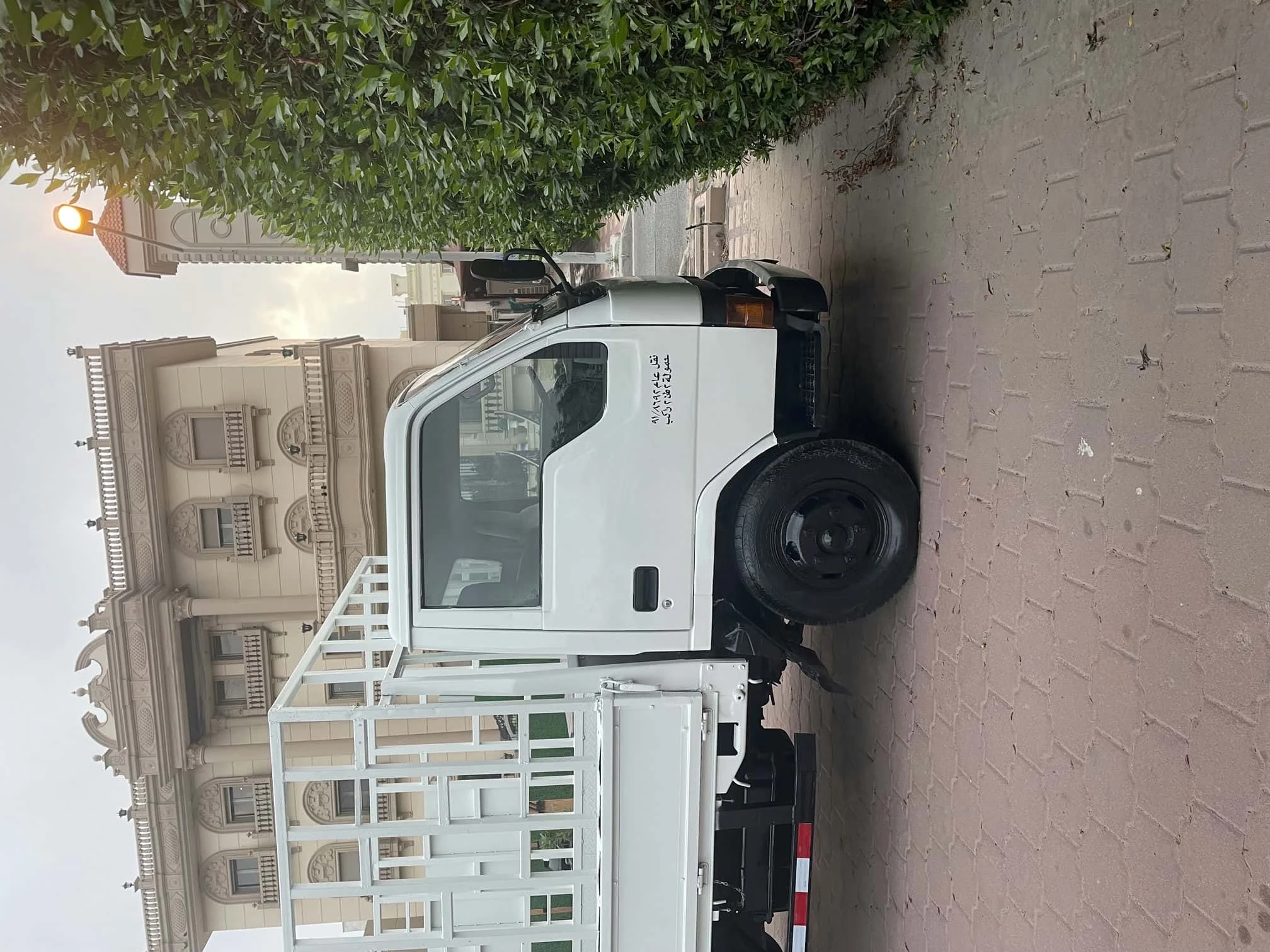 للإيجار شهري هاف لوري ميتسوبيشي