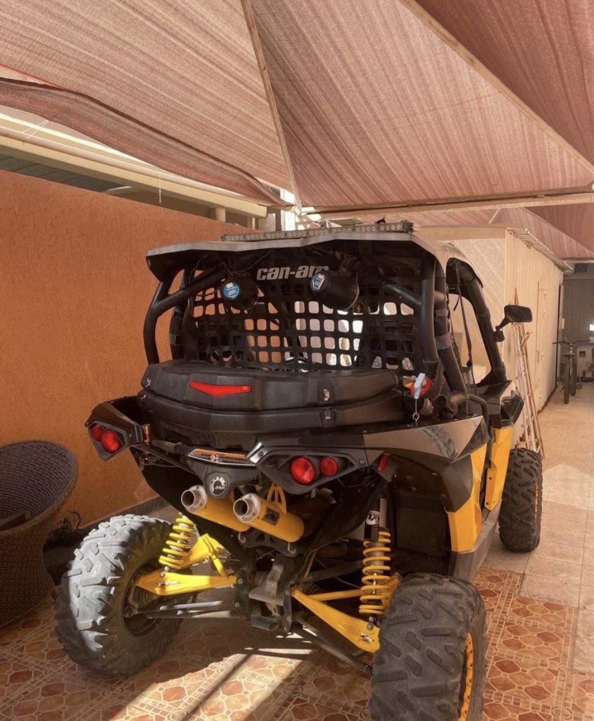 كانام مافريك xrs 1000R موديل 2014 عليه قزوز hmf ومعاوناته فوكس ماشي 235 ساعه وعليه اكسسوارات