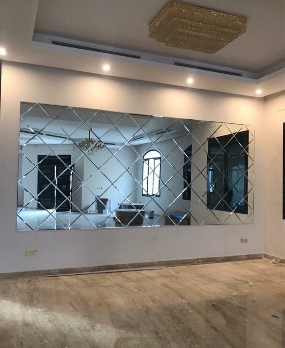زجاج سكريت جميع انواع المرايا درج سلم تقفيل مكاتب تقفيل دوانيه سور بلكونه شور بوكس تركيب أبواب كهربااء