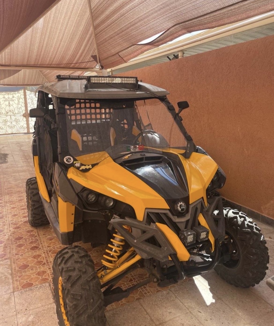 كانام مافريك xrs 1000R موديل 2014 عليه قزوز hmf ومعاوناته فوكس ماشي 235 ساعه وعليه اكسسوارات