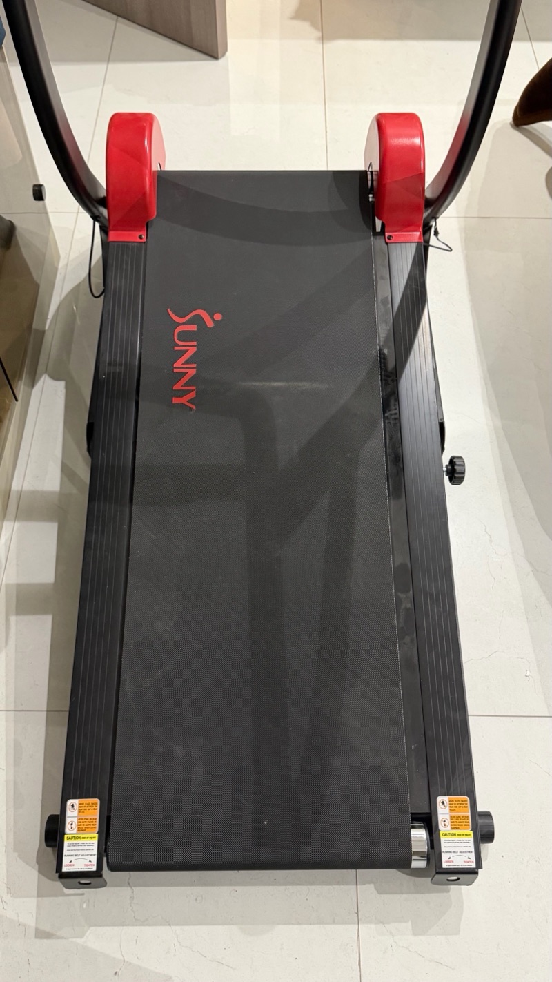 للبيع: نادي منزلي متكامل (جهاز مشي + بنش + طقم أوزان 40kg) بحالة ممتازة!