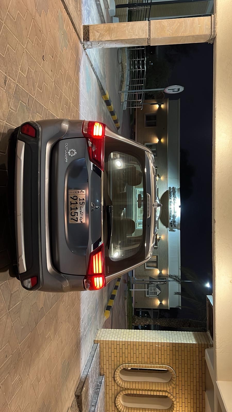 للبيع مستبيشي اوت لاندر 2017