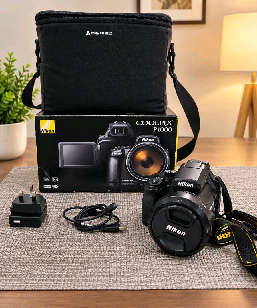 للبيع كاميرا نيكون Nikon coolpix P1000