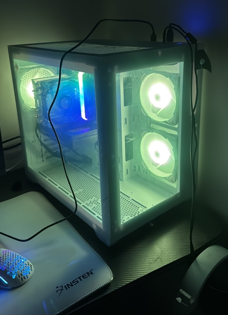 PC للبيع PC Gaming RTX 5060 + i5-14400F + سماعة ASTRO A10